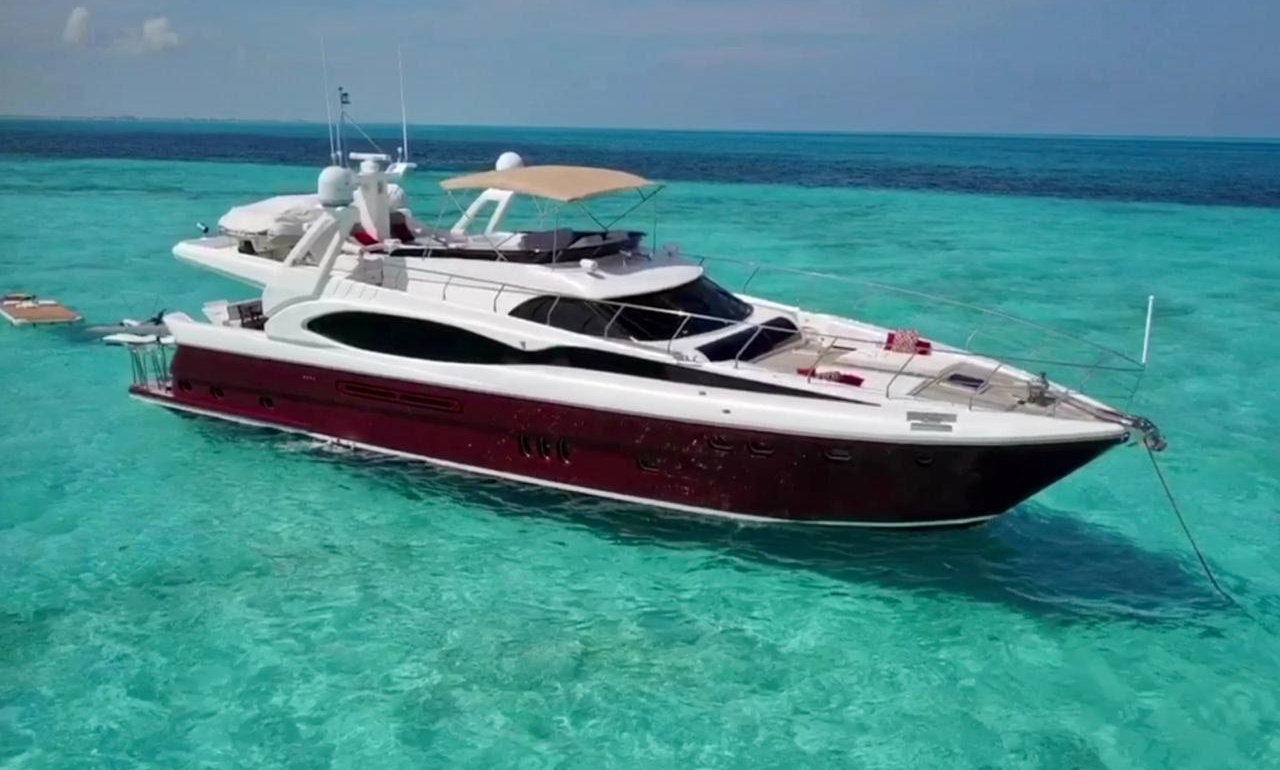 Yacht Rental Cancun With Chef